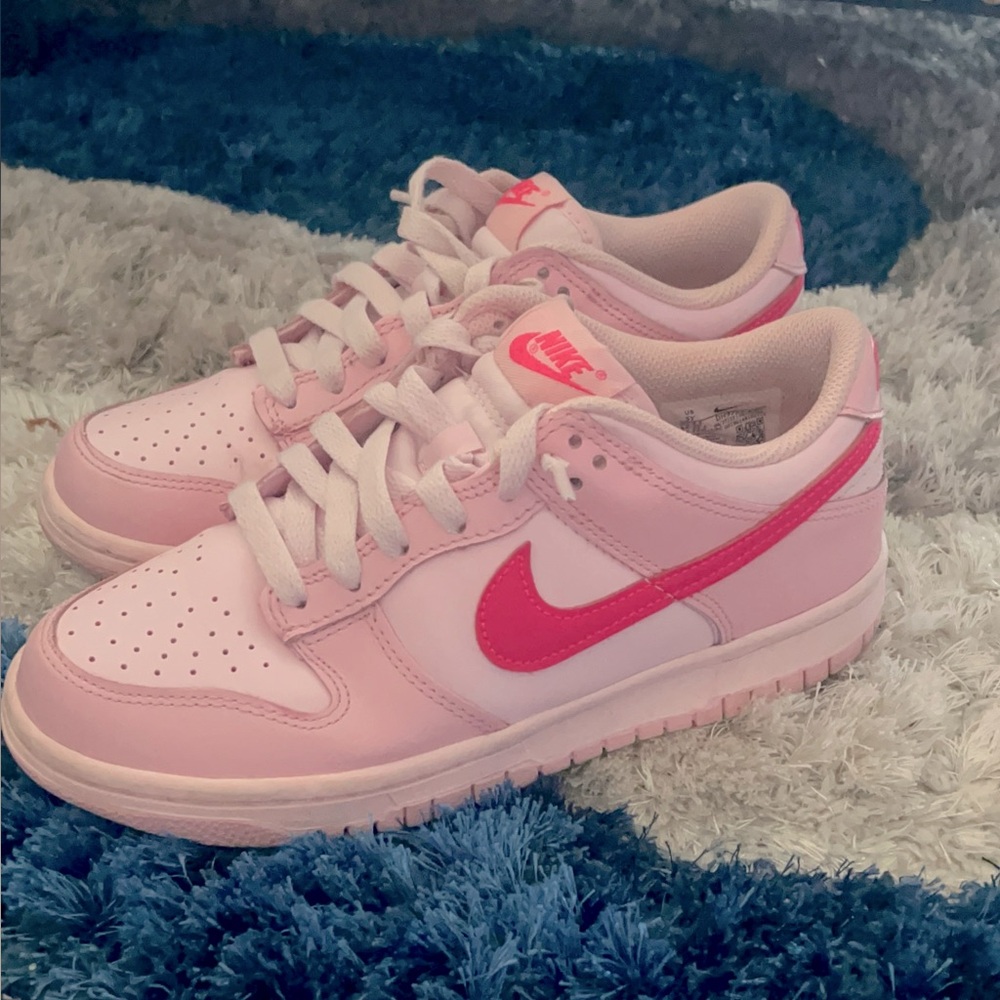 Nike Triple Pink Dunks